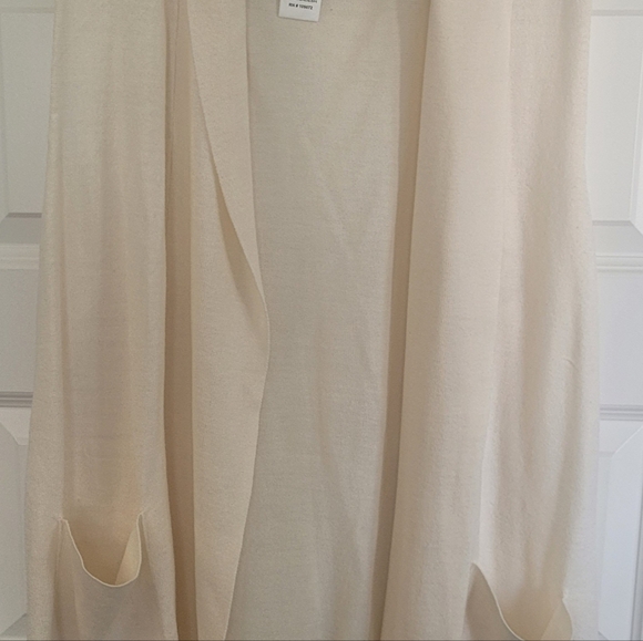 Off White Sleeveless Cardigan - Picture 2 of 2